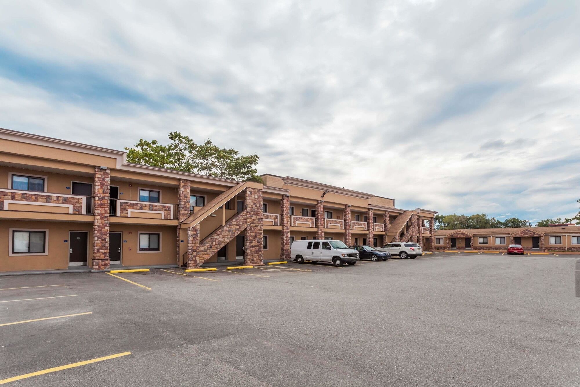 Travelodge By Wyndham South Hackensack Exterior photo